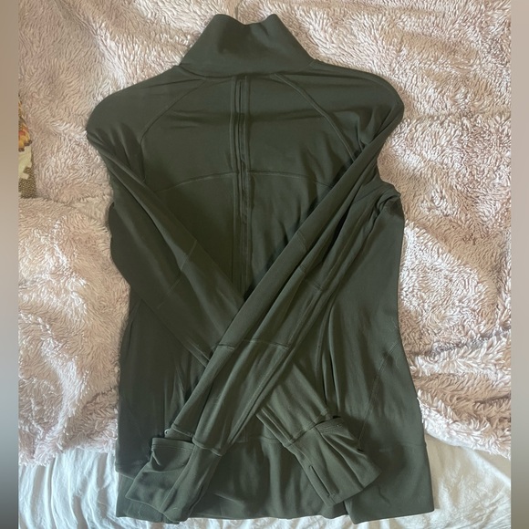 Great condition lululemon contour jacket sz 8 olive - Picture 6 of 7